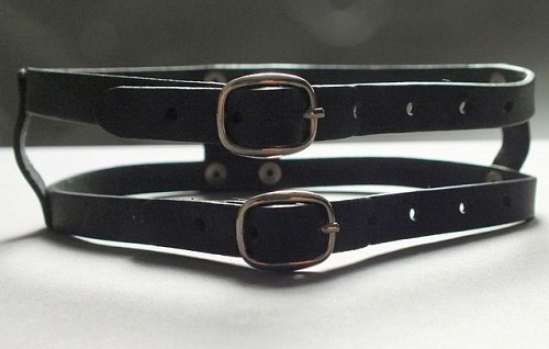 Чёрный кожаный ошейник Подиум «Трискель» Р2027