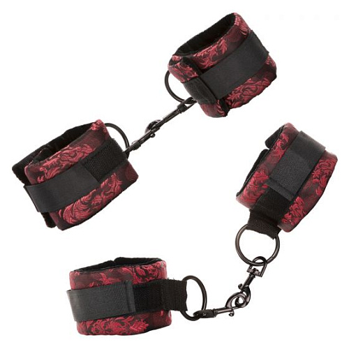 Комплект манжет для рук и ног с красным принтом на чёрных ремнях California Exotic Novelties Universal Cuff Set SE-2712-21-3