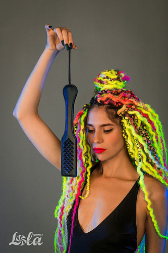 Шлёпалка с заклёпками Lola toys Hot Spot 1126-01lola (32 см)