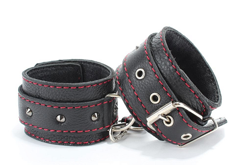 Чёрные наручи из натуральной кожи на карабинах БДСМ арсенал 51034ars