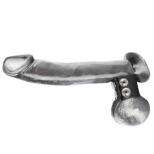 Чёрный хомут-утяжка для мошонки из искусственной кожи на клепках BlueLine SNAP BALL STRETCHER BLM1687