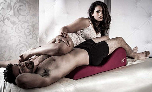 Бордовая большая подушка для любви с чехлом из вельвета Liberator Hipster 15791549