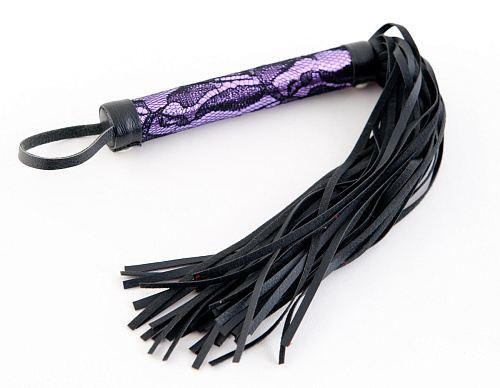 Пурпурный флоггер с кружевной ручкой ToyFa 715003