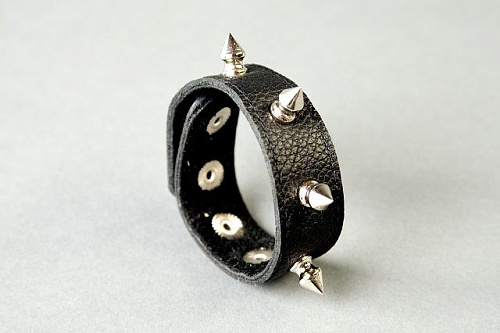 Кожаная сбруя на фаллос с шипами Подиум Р92