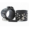 Чёрные кожаные оковы с клёпками БДСМ арсенал 56003ars