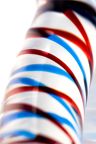 Двусторонний стеклянный фаллос с разноцветными спиралями Sexus Glass 912077