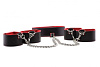 Чёрно-красный двусторонний комплект для бандажа Reversible Collar / Wrist / Ankle Cuffs Shots Media BV OU191RED
