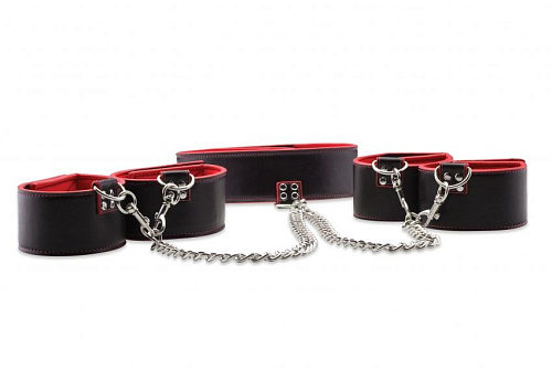 Чёрно-красный двусторонний комплект для бандажа Reversible Collar / Wrist / Ankle Cuffs Shots Media BV OU191RED