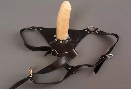 Женский страпон телесного цвета с виниловой насадкой Подиум Р61 (16 см)