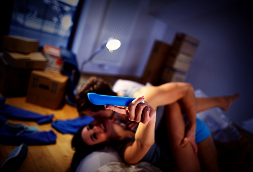 Голубой мини-вибратор Fun Factory Joupie 18473 (18,2 см)