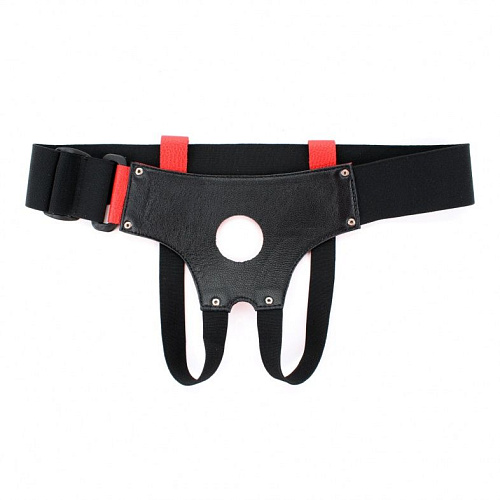 Красно-чёрные кожаные трусики для страпона БДСМ арсенал 52014ars